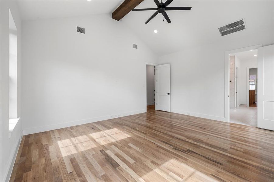 Spacious, unfurnished interior of a new home in , Dallas (Image 34).