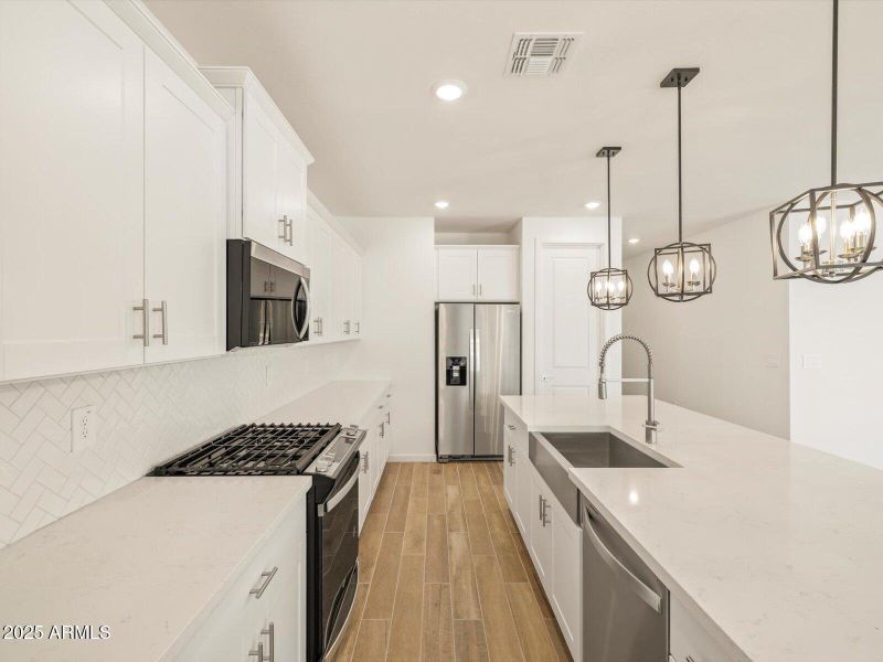 46-1W0A6942 46-1W0A6942