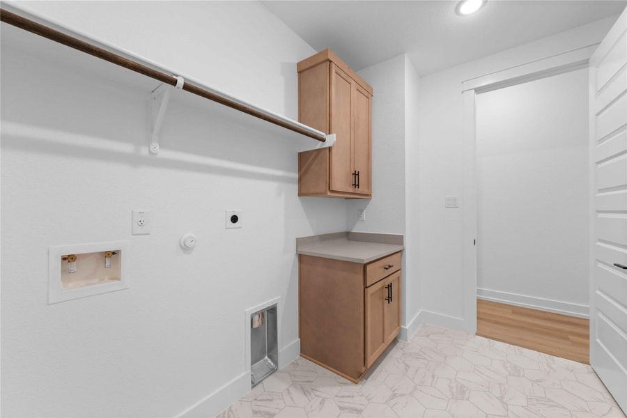 Furnished interior view inside a new home in Daniels Mountain, Georgetown (Image 12).