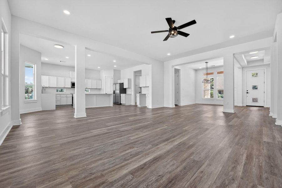 Spacious, unfurnished interior of a new home in , Horseshoe Bay (Image 27).