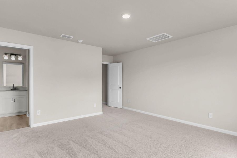 Spacious, unfurnished interior of a new home in Watson Hill, Summerville (Image 21).
