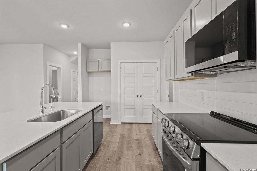 Furnished interior view inside a new home in Spring Creek, San Antonio (Image 14).