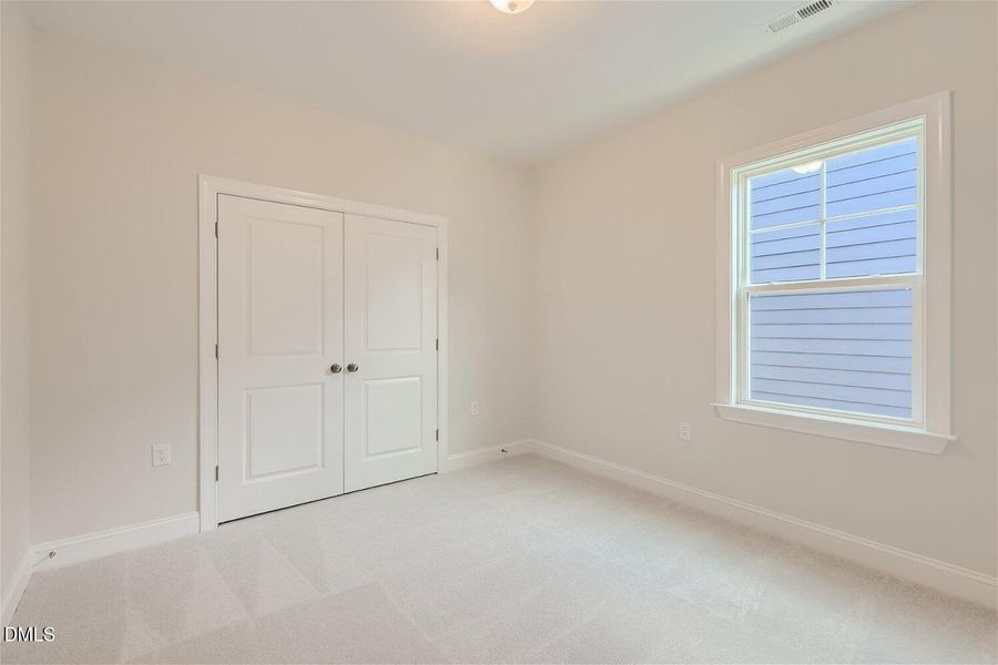 SUN_DevonSquare_Pic_Waterbury_Bed1_2of3