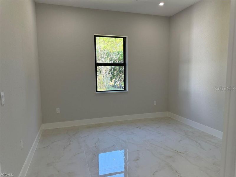 Spacious, unfurnished interior of a new home in , Lehigh Acres (Image 19).
