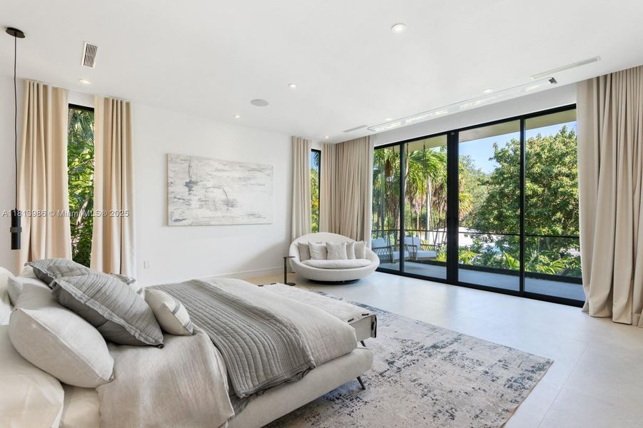 Furnished interior view inside a new home in , Miami (Image 15).