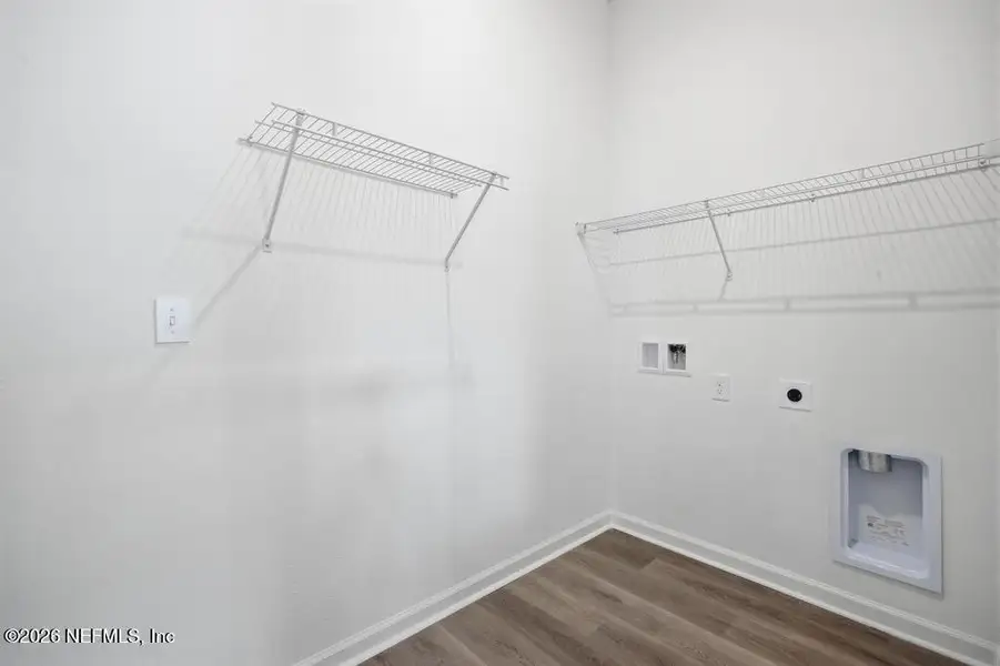 Spacious, unfurnished interior of a new home in , Jacksonville (Image 11).