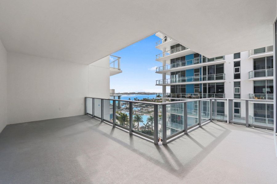 Spacious Terrace Spacious Terrace