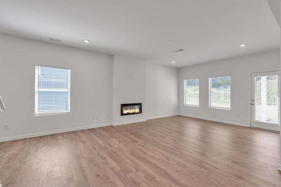Spacious, unfurnished interior of a new home in The View at Groover's Lake, Lithia Springs (Image 17). Spacious, unfurnished interior of a new home in The View at Groover's Lake, Lithia Springs (Image 17).