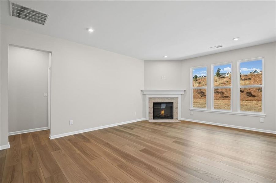 Spacious, unfurnished interior of a new home in Easton Park, Dallas (Image 21).