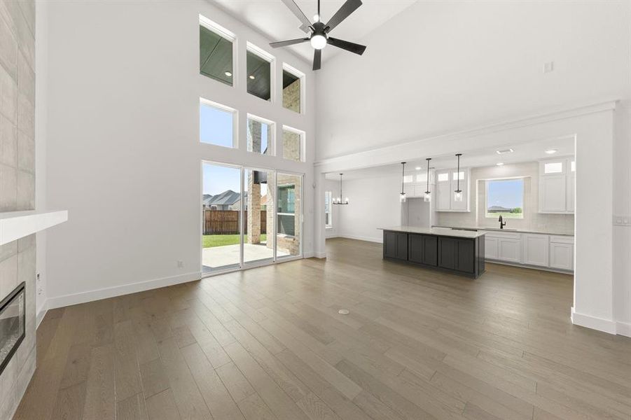 Spacious, unfurnished interior of a new home in Villages of Creekwood, Frisco (Image 27).