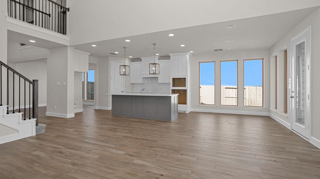 Spacious, unfurnished interior of a new home in Valencia 50', Manvel (Image 6).