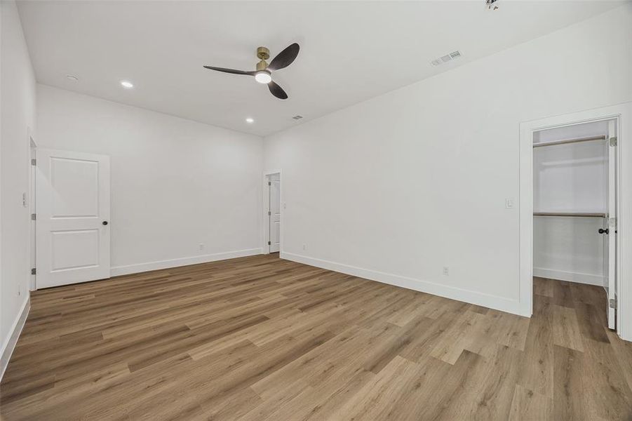 Spacious, unfurnished interior of a new home in , Dallas (Image 17).