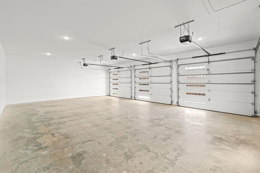 Spacious, unfurnished interior of a new home in , Carrollton (Image 53).