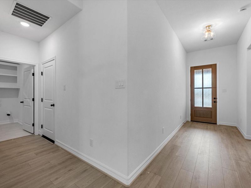 Spacious, unfurnished interior of a new home in Spring Creek Trails, Magnolia (Image 21). Spacious, unfurnished interior of a new home in Spring Creek Trails, Magnolia (Image 21).
