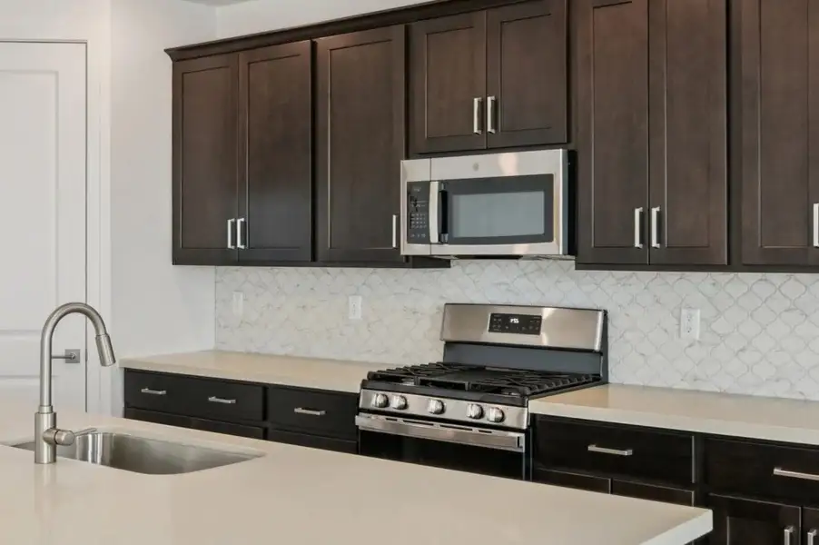 Representative images and renderings are for illustrative purposes. Actual structural options and design finishes of home may vary.