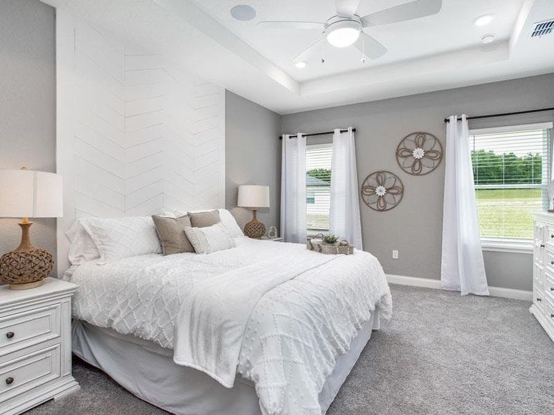 Relax in your spacious owner`s suite complete with en-suite bath and walk-in wardrobe - Waylyn by Highland Homes Relax in your spacious owner`s suite complete with en-suite bath and walk-in wardrobe - Waylyn by Highland Homes