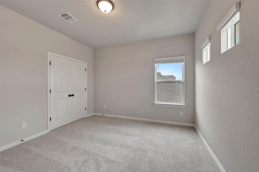 Spacious, unfurnished interior of a new home in Heritage, Dripping Springs (Image 16).