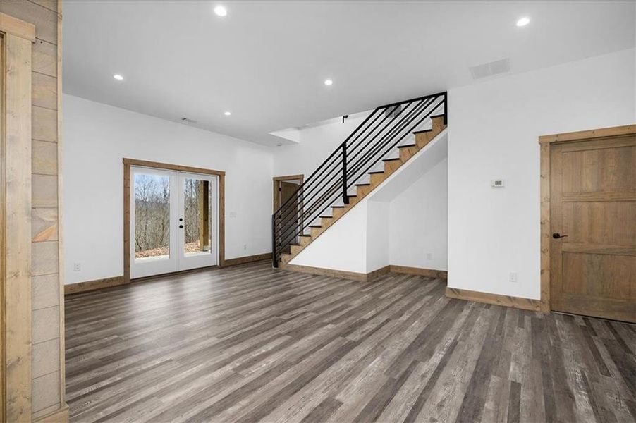 Spacious, unfurnished interior of a new home in , Ellijay (Image 27).