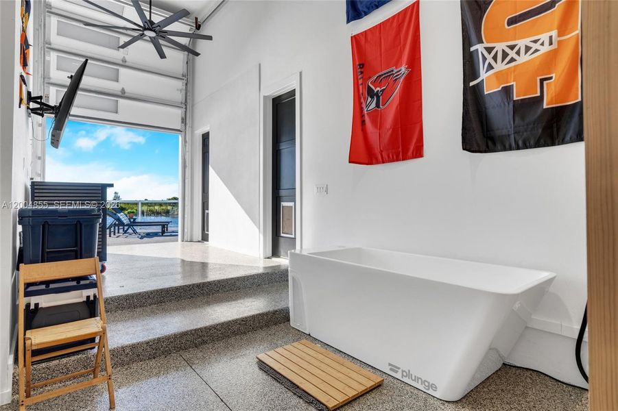 Community amenities in , Cape Coral (Image 50).