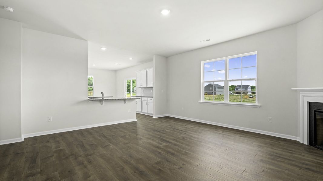 Spacious, unfurnished interior of a new home in The Landing at Summerhaven, Mebane (Image 11).