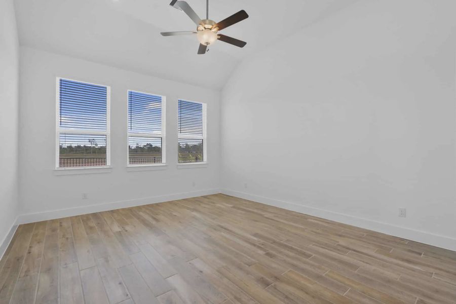 Representative unfurnished interior of a home built from the Durango by Chesmar Homes in Sienna 45', Missouri City (Image 16).