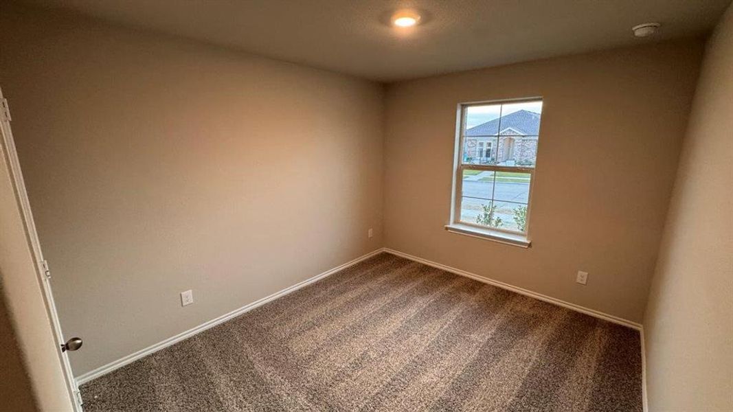 Spacious, unfurnished interior of a new home in Meadowbrook Estates, Cleburne (Image 13).