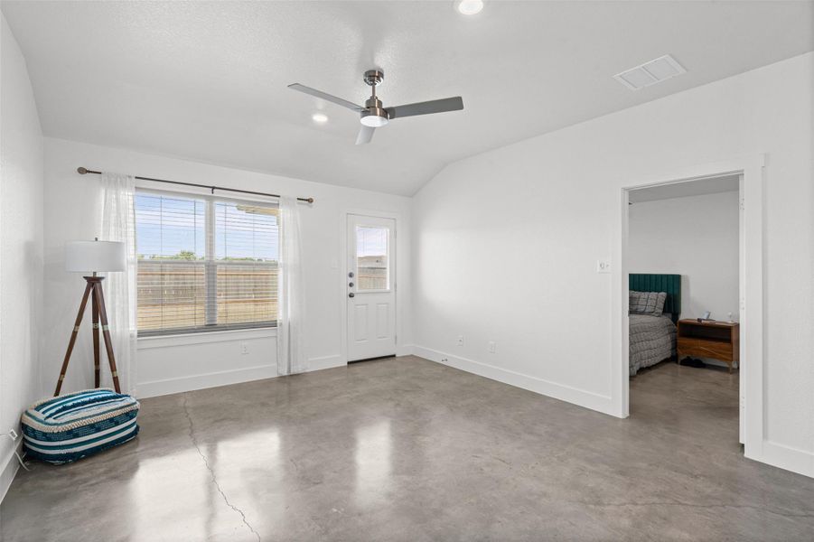 Spacious, unfurnished interior of a new home in , Troy (Image 22).