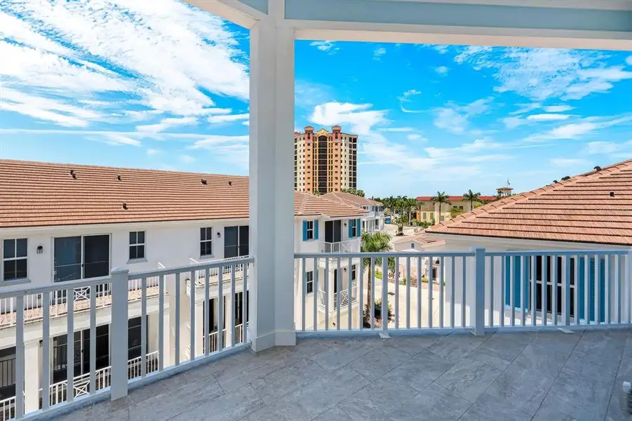 Exterior details and patio area of a home in , Cape Coral (Image 34).