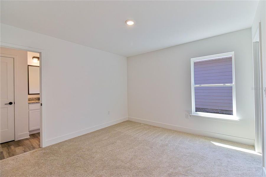 Spacious, unfurnished interior of a new home in Briarwood, Alachua (Image 30).