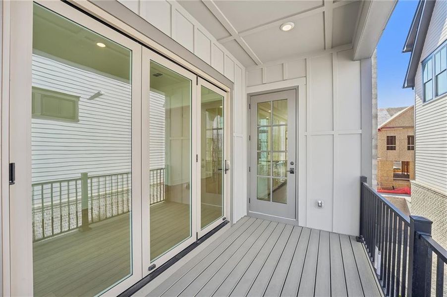 Exterior details and patio area of a home in Park Walke, Alpharetta (Image 33).