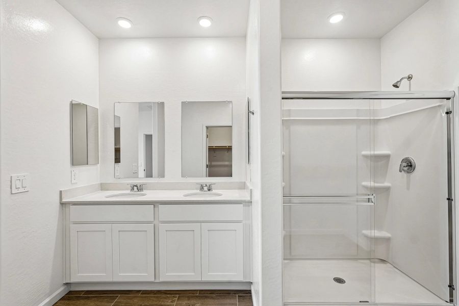 Representative images and renderings are for illustrative purposes. Actual structural options and design finishes of home may vary.