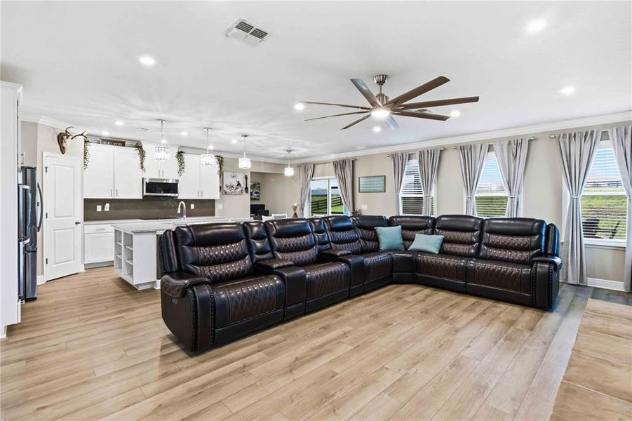 Furnished interior view inside a new home in , Thonotosassa (Image 9). Furnished interior view inside a new home in , Thonotosassa (Image 9).