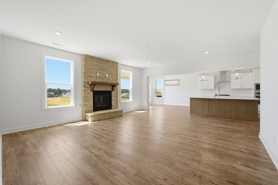 Spacious, unfurnished interior of a new home in Aden Woods, Fairview (Image 31).
