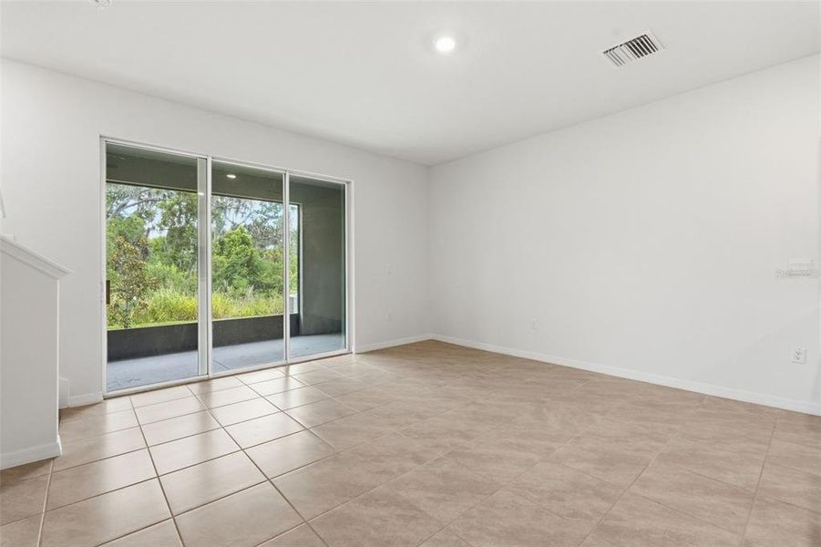 Spacious, unfurnished interior of a new home in , Wimauma (Image 23).