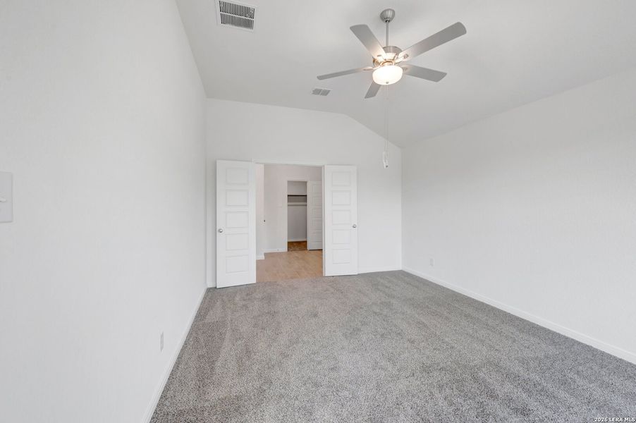 Spacious, unfurnished interior of a new home in Chaparral Ranch, Floresville (Image 29).