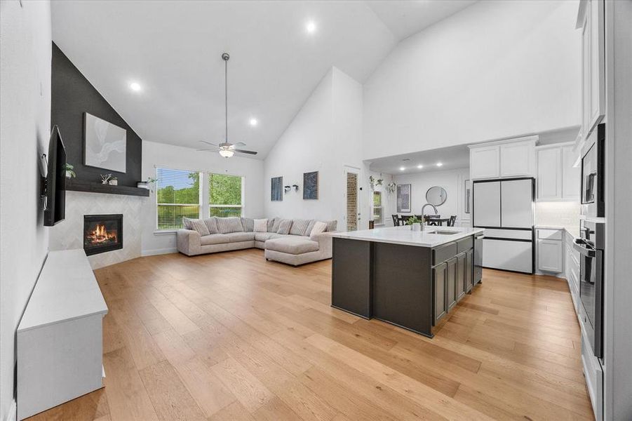 Furnished interior view inside a new home in Gideon Grove, Rockwall (Image 13).