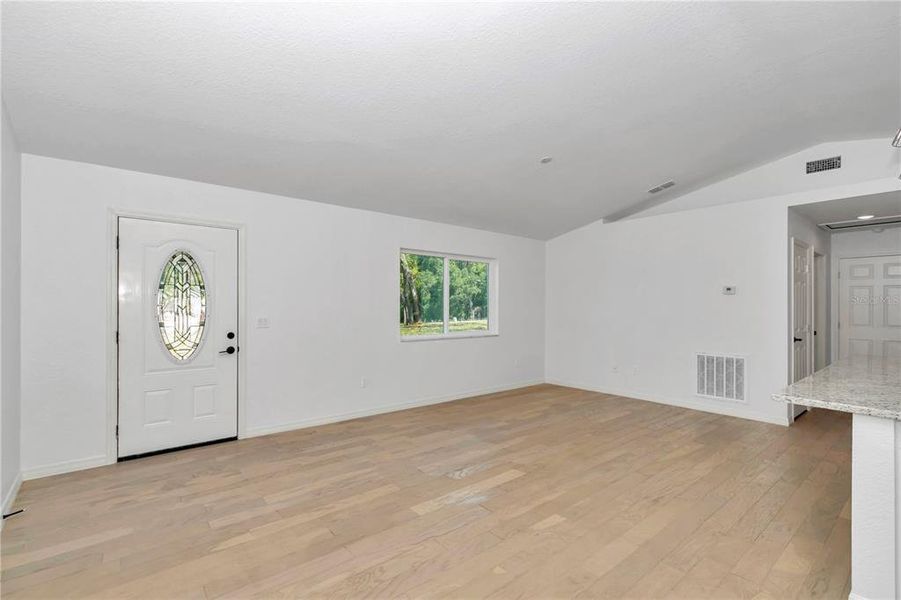 Spacious, unfurnished interior of a new home in , Dunnellon (Image 15).