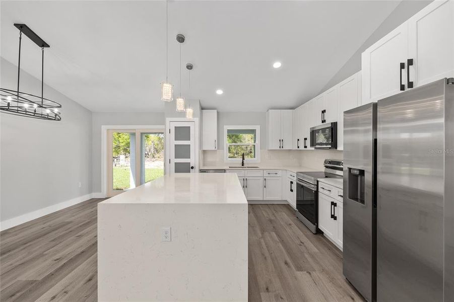 Furnished interior view inside a new home in , Ocklawaha (Image 9).