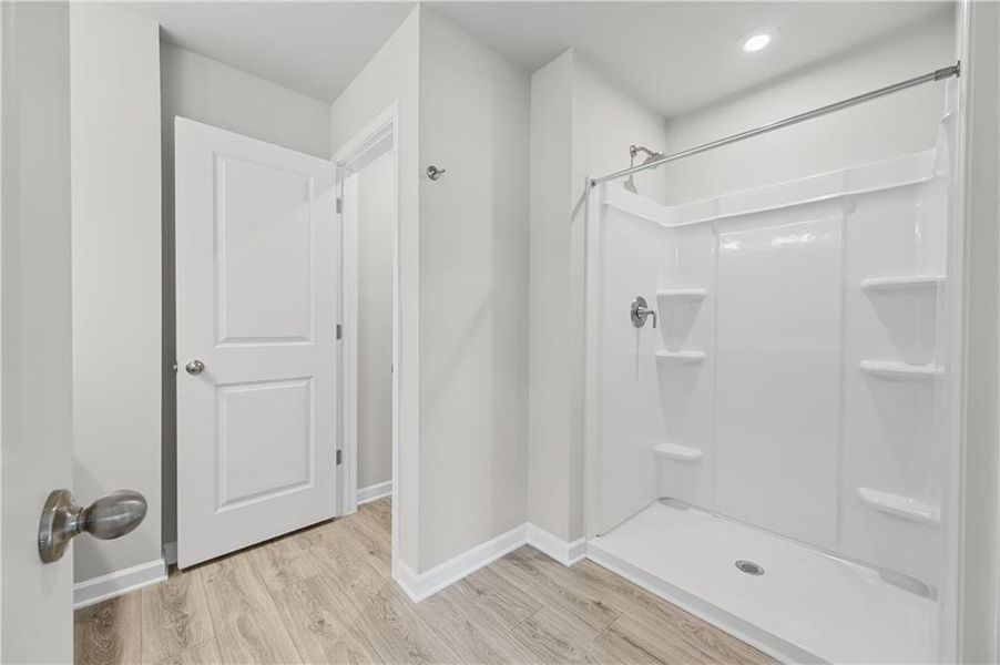 Spacious, unfurnished interior of a new home in Village Green, Adairsville (Image 12).