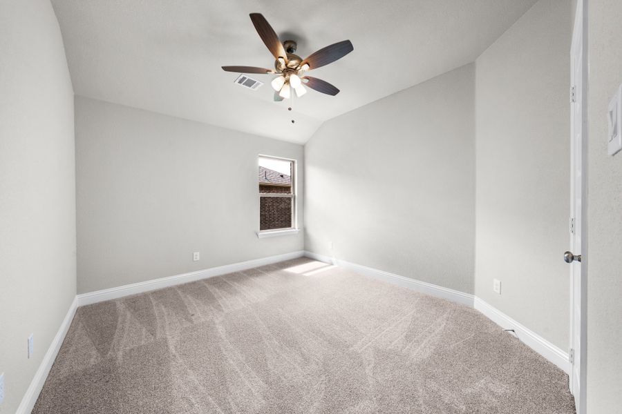 Spacious, unfurnished interior of a new home in Fox Landing, Caddo Mills (Image 24).