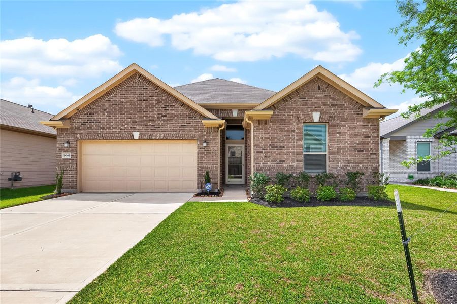 Front exterior of a new home in , Fresno, TX, highlighting curb appeal (Image 24).