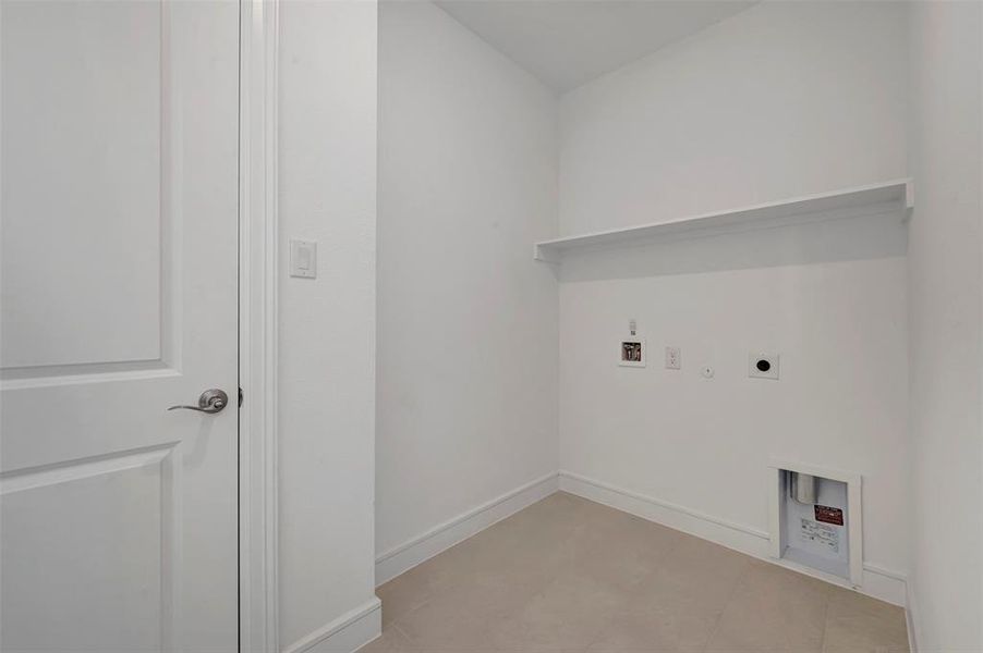 Spacious, unfurnished interior of a new home in Gateway Parks, Forney (Image 20).