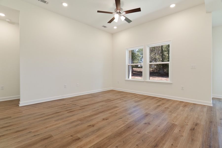 Representative unfurnished interior of a home built from the Maybell I by CJL Homes in Oak Hollow, Crestview (Image 33).
