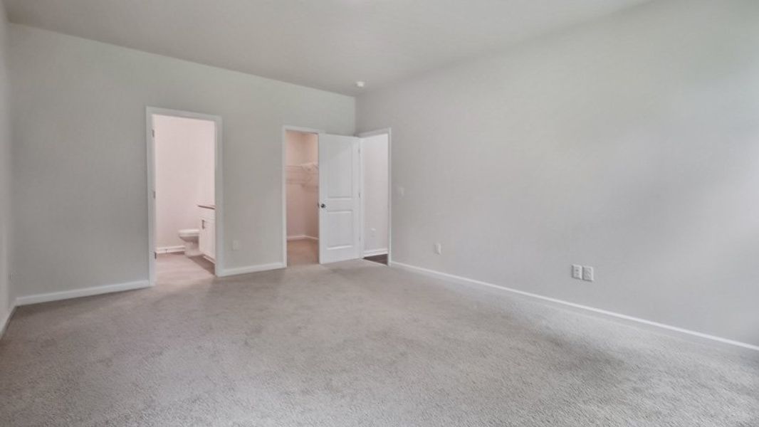 Spacious, unfurnished interior of a new home in The Estates at Edinborough, Gibsonville (Image 19).