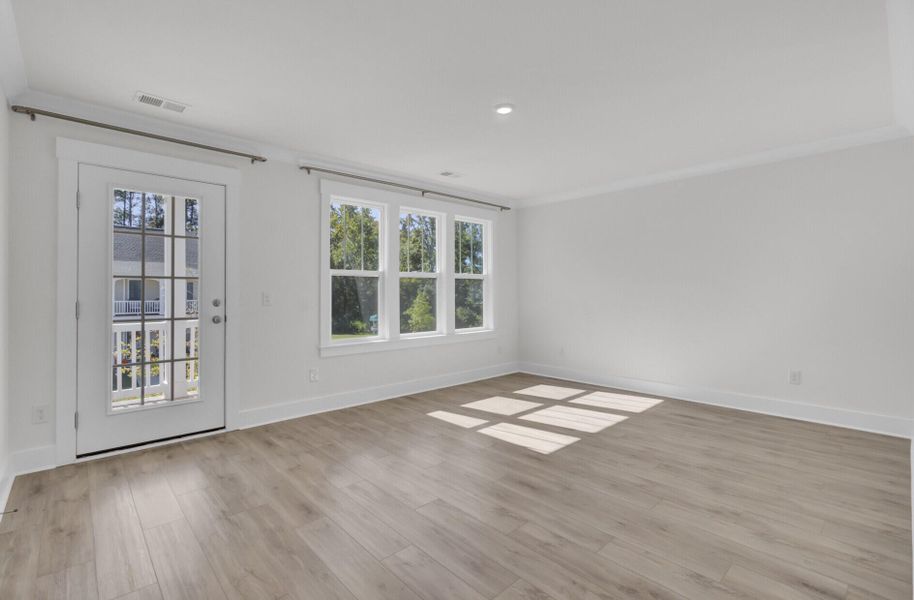 Spacious, unfurnished interior of a new home in Six Oaks, Summerville (Image 53).