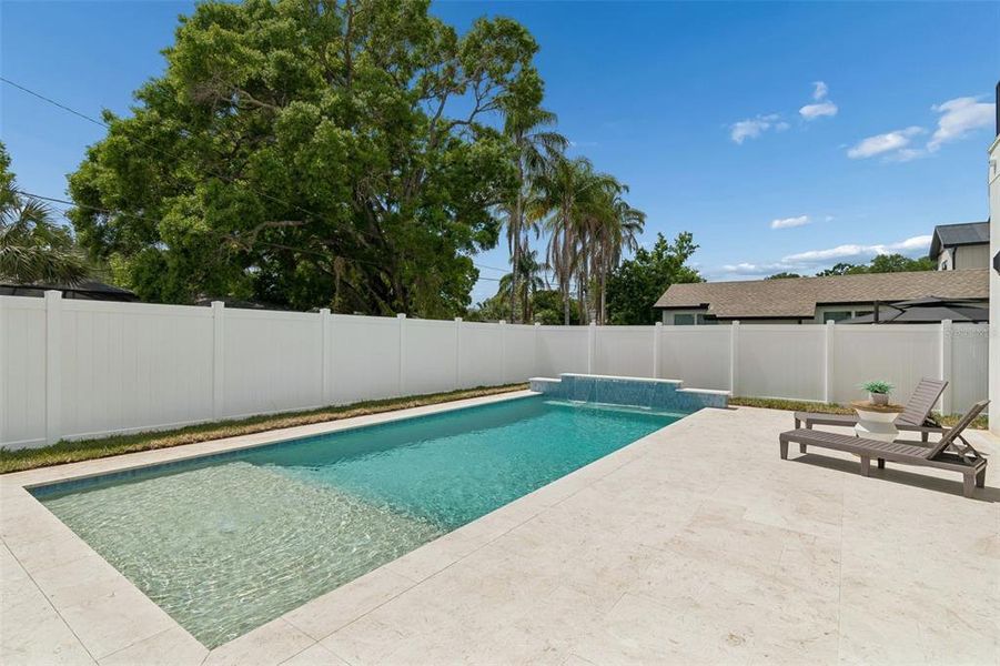 Exterior details and patio area of a home in , Tampa (Image 4).