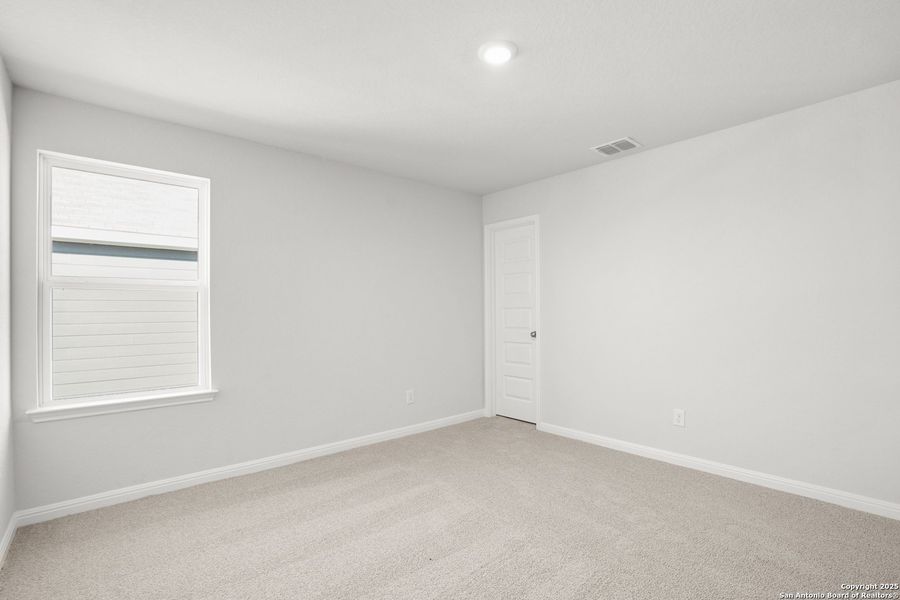 Spacious, unfurnished interior of a new home in Applewhite Meadows, San Antonio (Image 20).