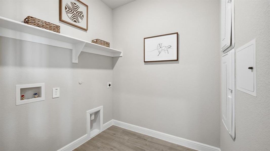 Spacious, unfurnished interior of a new home in Eagle Creek, Denton (Image 21).