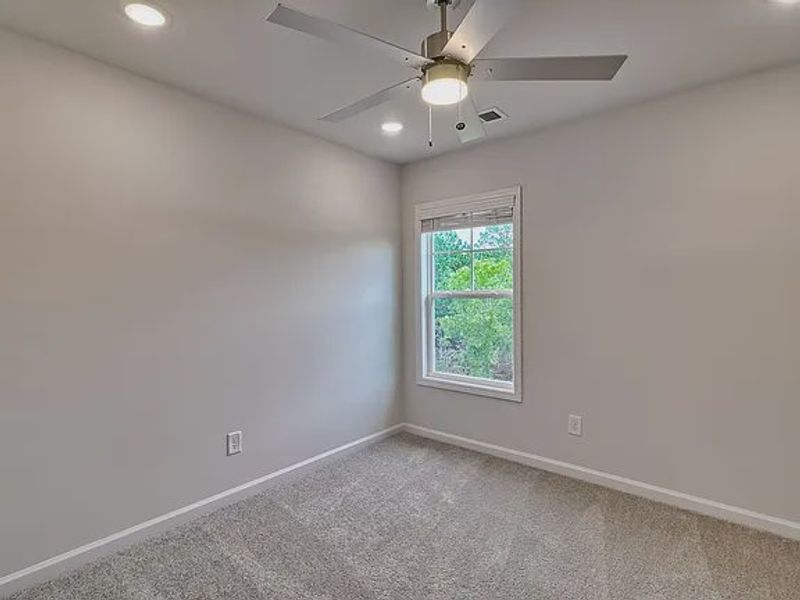 Spacious, unfurnished interior of a new home in Amber Hill, West Columbia (Image 24).