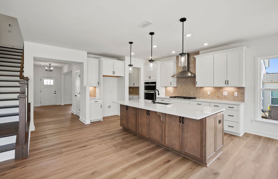 Large Spacious Kitchen with an Island